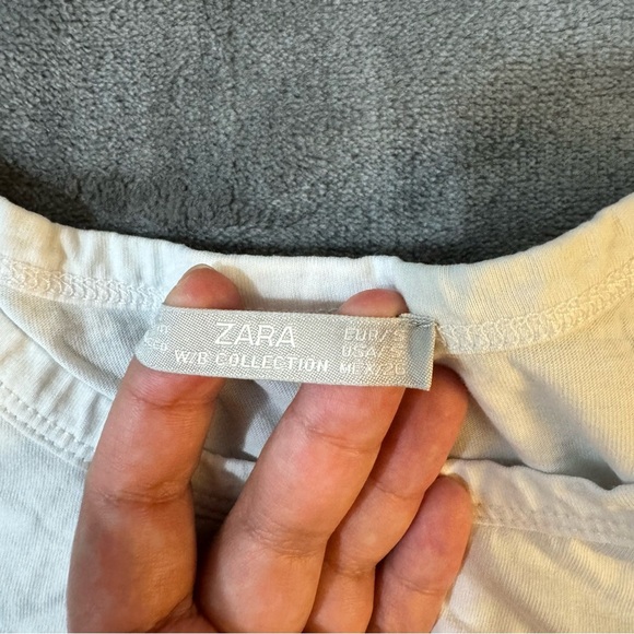 Zara W/B Collection White Tee with Artistic Graphic

#1249 - Picture 4 of 5